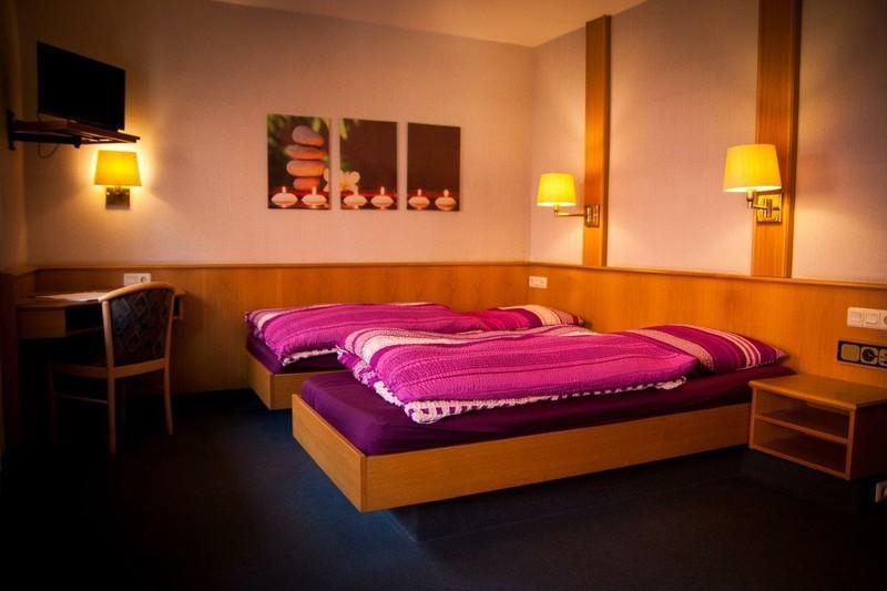 Hotel Zur Frischen Quelle Oberasbach Zewnętrze zdjęcie