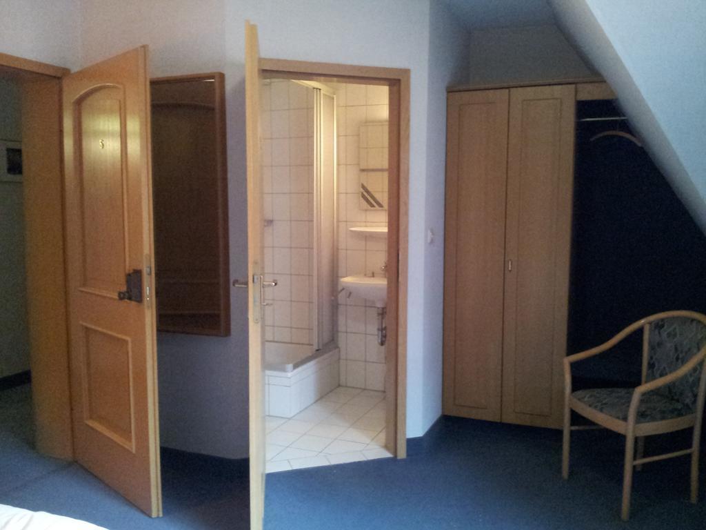 Hotel Zur Frischen Quelle Oberasbach Zewnętrze zdjęcie