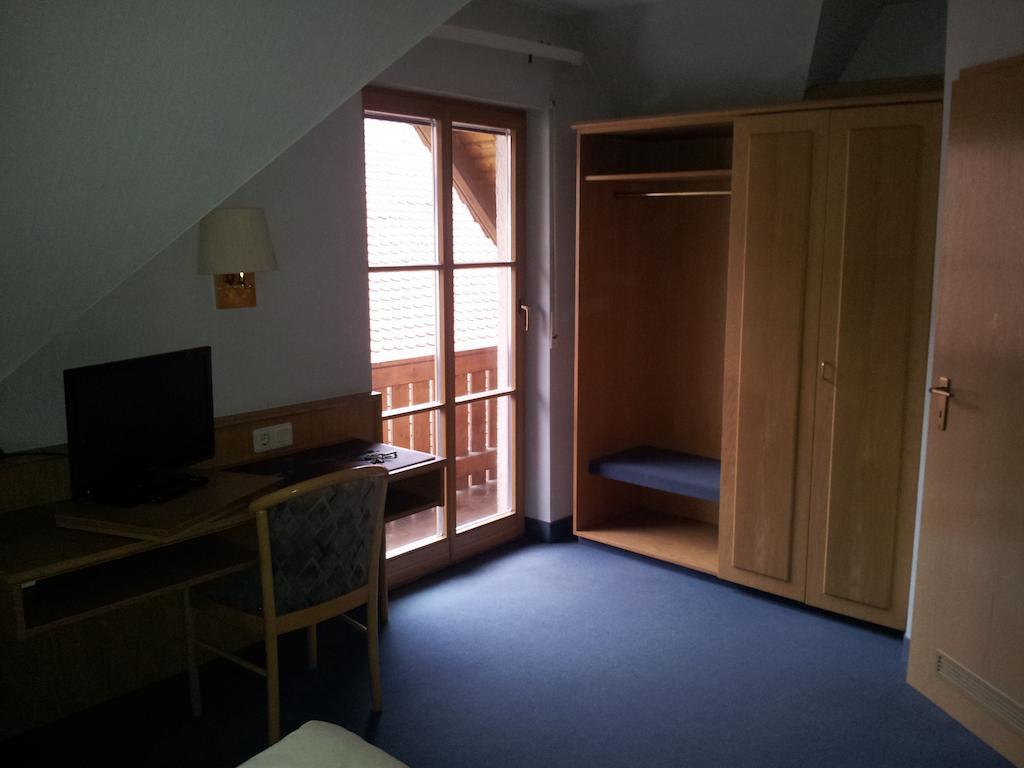 Hotel Zur Frischen Quelle Oberasbach Pokój zdjęcie