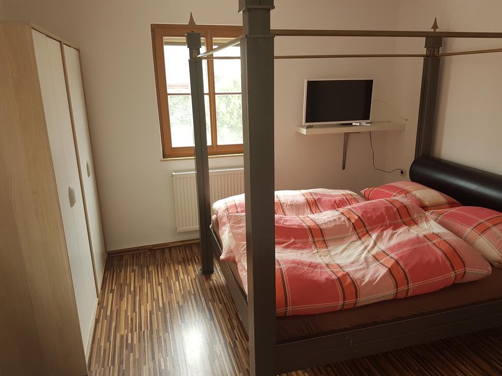 Hotel Zur Frischen Quelle Oberasbach Zewnętrze zdjęcie